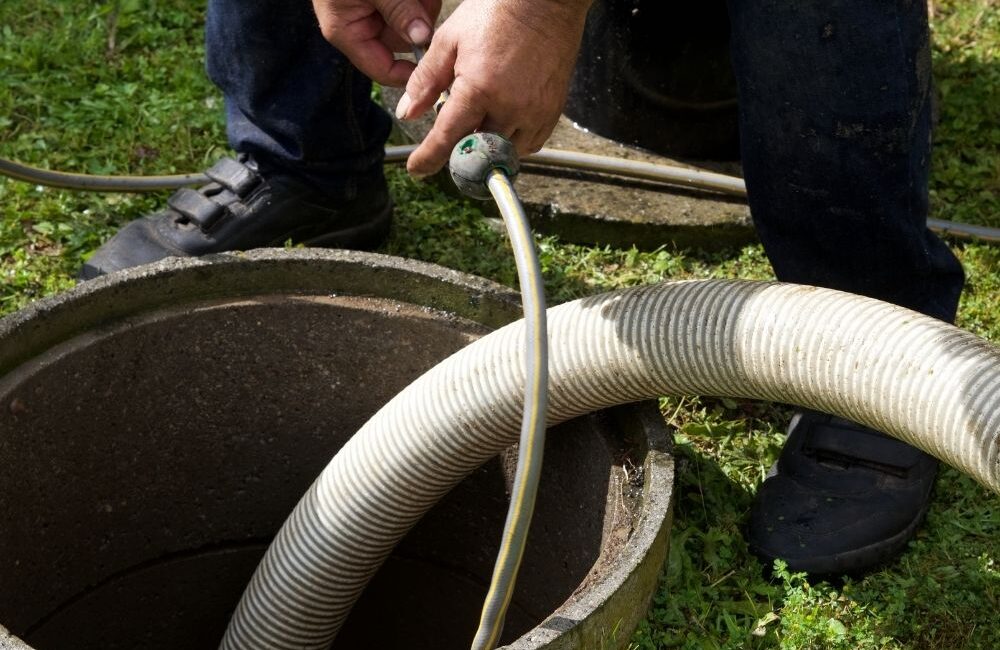 RC Desentupidora em Itaquaquecetuba SP - Desentupimento de esgoto, pias, ralos, vasos e limpeza de fossa - Caça Vazamentos (2)
