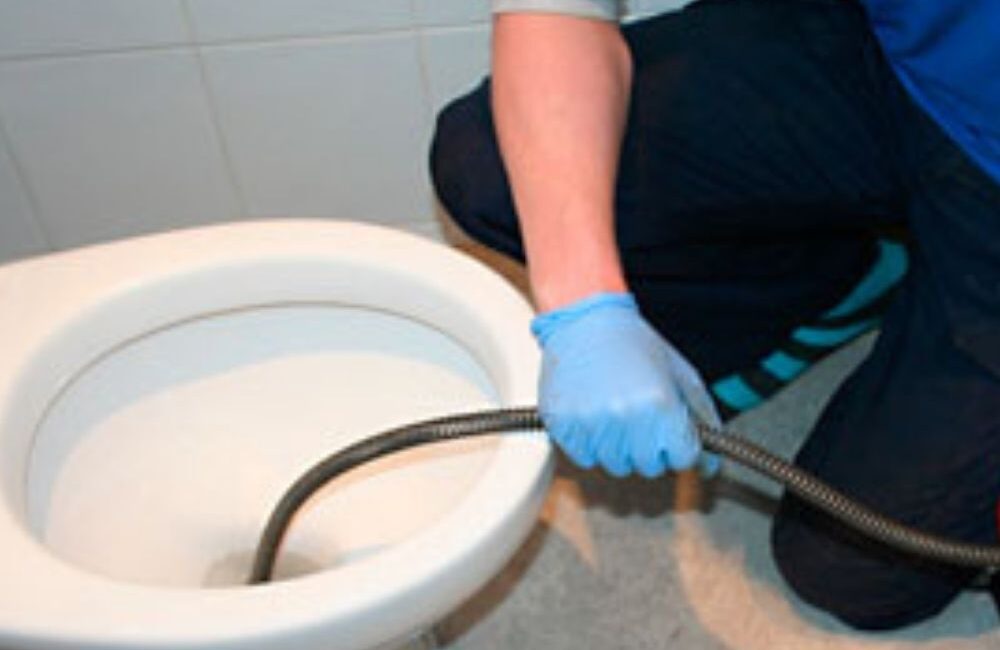 Líder Desentupidora em Rolandia PR - Desentupimentos de rede de esgoto, vasos sanitários, ralos e pias. Limpeza de fossa séptica e transporte de resíduos. Limpeza de caixa d’água