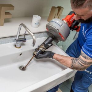 Rei das Desentupidoras em Curitiba PR - Desentupimento de esgoto, pias, ralos, vasos, caixas gordura, Hidrojateamento, Caça Vazamentos