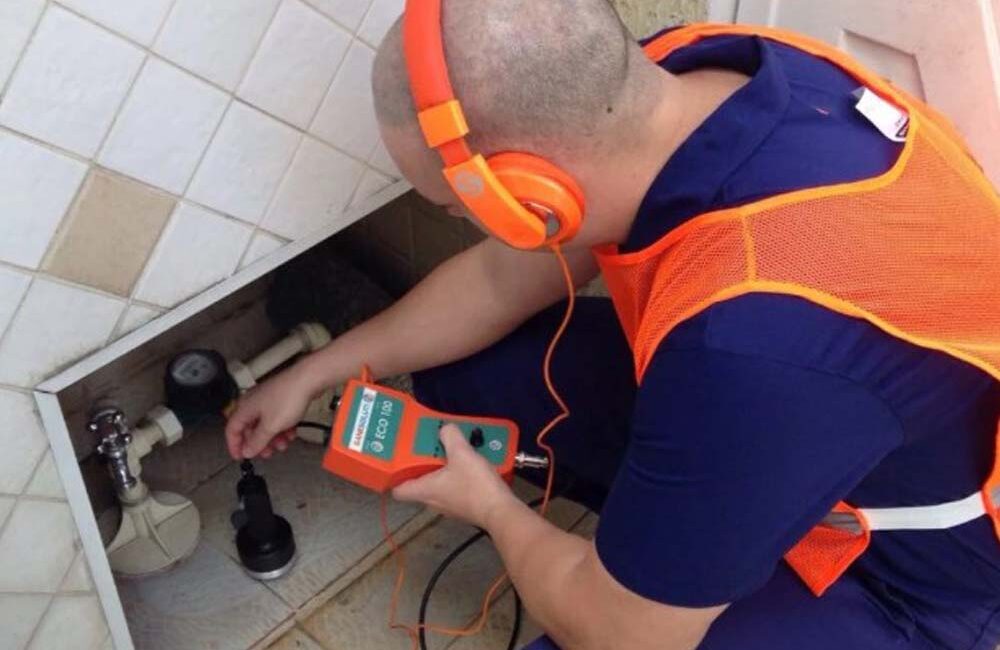 Rei das Desentupidoras em Curitiba PR - Desentupimento de esgoto, pias, ralos, vasos, caixas gordura, Hidrojateamento, Caça Vazamentos