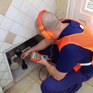 Rei das Desentupidoras em Curitiba PR - Desentupimento de esgoto, pias, ralos, vasos, caixas gordura, Hidrojateamento, Caça Vazamentos